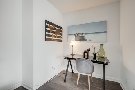 Avalon Suites Yorkville - Image 22
