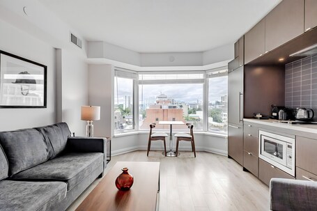 Avalon Suites Yorkville - Image 31