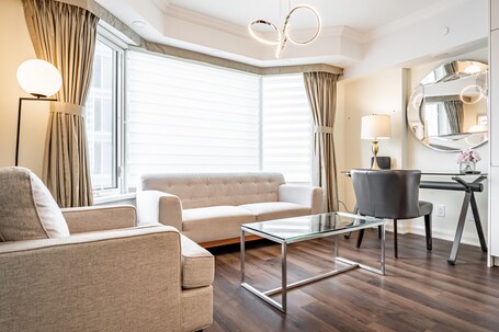 Avalon Suites Yorkville - Image 11