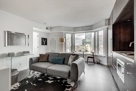 Avalon Suites Yorkville - Image 41