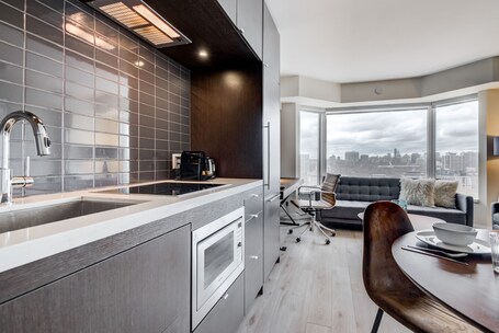 Avalon Suites Yorkville - Image 19
