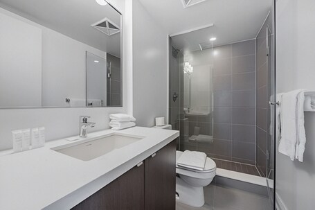 Avalon Suites Yorkville - Image 35