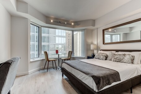 Avalon Suites Yorkville - Image 16