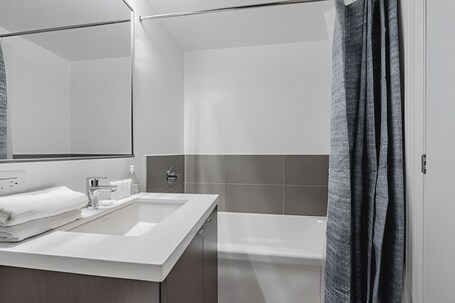 Avalon Suites Yorkville - Image 48