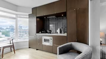 Comfort Condo, 1 Bedroom | Private kitchen | Full-size fridge, microwave, oven, stovetop