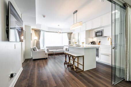 Avalon Suites Yorkville - Image 9