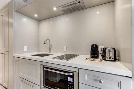 Avalon Suites Yorkville - Image 82
