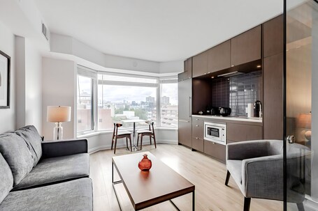 Avalon Suites Yorkville - Image 20