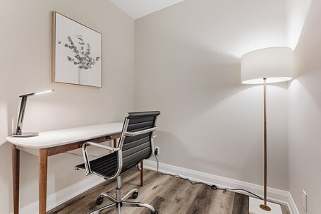 Avalon Suites Yorkville - Image 26