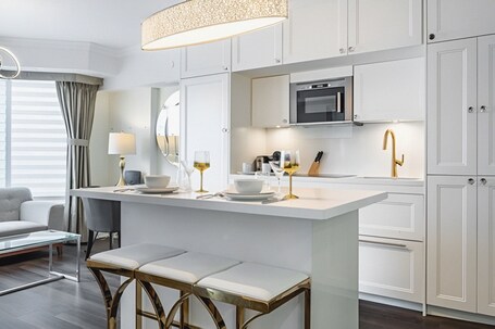 Avalon Suites Yorkville - Image 46