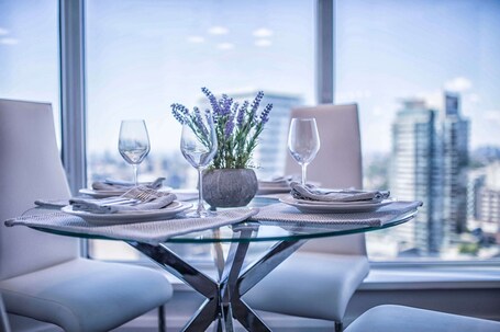 Avalon Suites Yorkville - Image 65