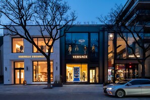 Exterior - Avalon Suites Yorkville (Toronto)