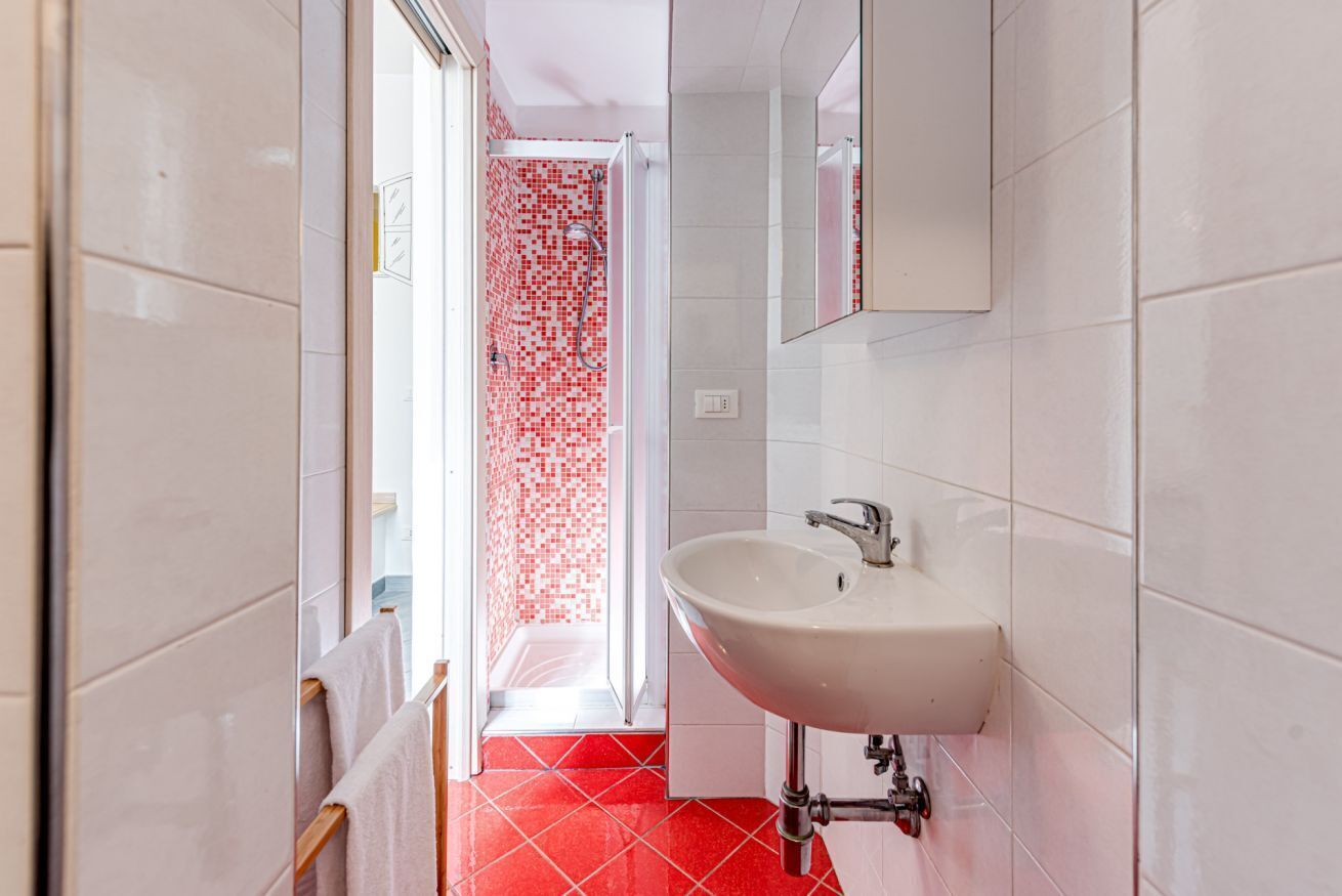 Dusche, Haartrockner, Bidet, Handtücher