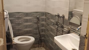 Superior Double Room | Bathroom shower