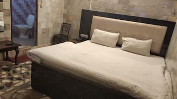 Superior Double Room | 1 bedroom, desk, free WiFi