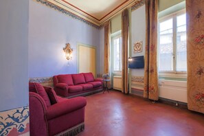 Fernseher, Kamin