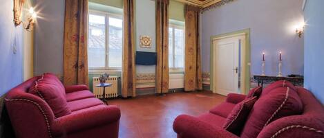 Télévision, cheminée