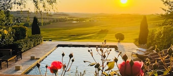 Les 5 Terrasses - Gascony - SW France
A private pool & a fantastic view !