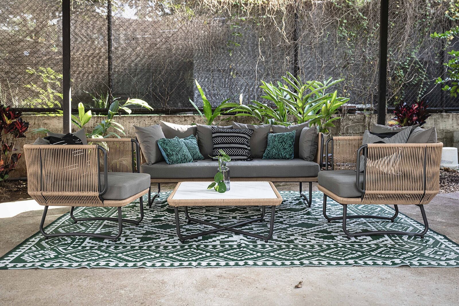 deluxe villa | terrace/patio