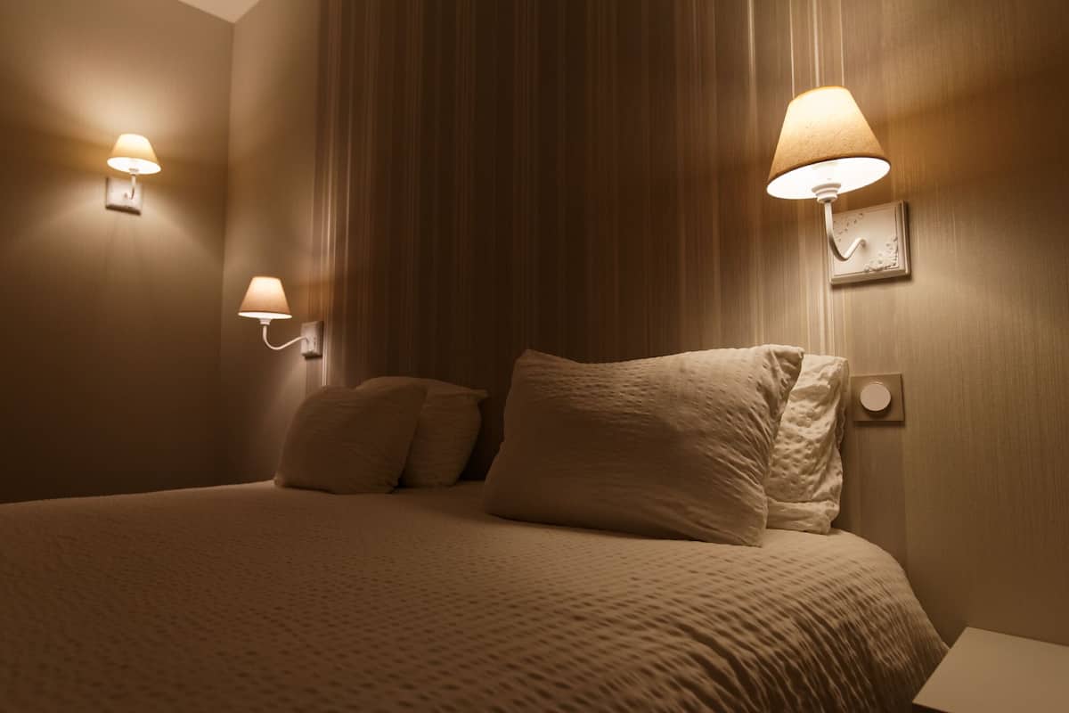 1 bedroom, soundproofing, free cots/infant beds, free WiFi