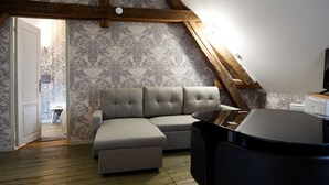 Apartment | Living area - Appart'Hôtel Sainte Trinité (Troyes)