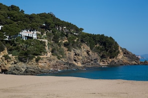Beach nearby - Casita de Begur overlooking the Medes Islands (Begur)