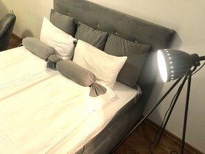 1 bedroom - Republic Square  Studio 1 (Stari Grad)