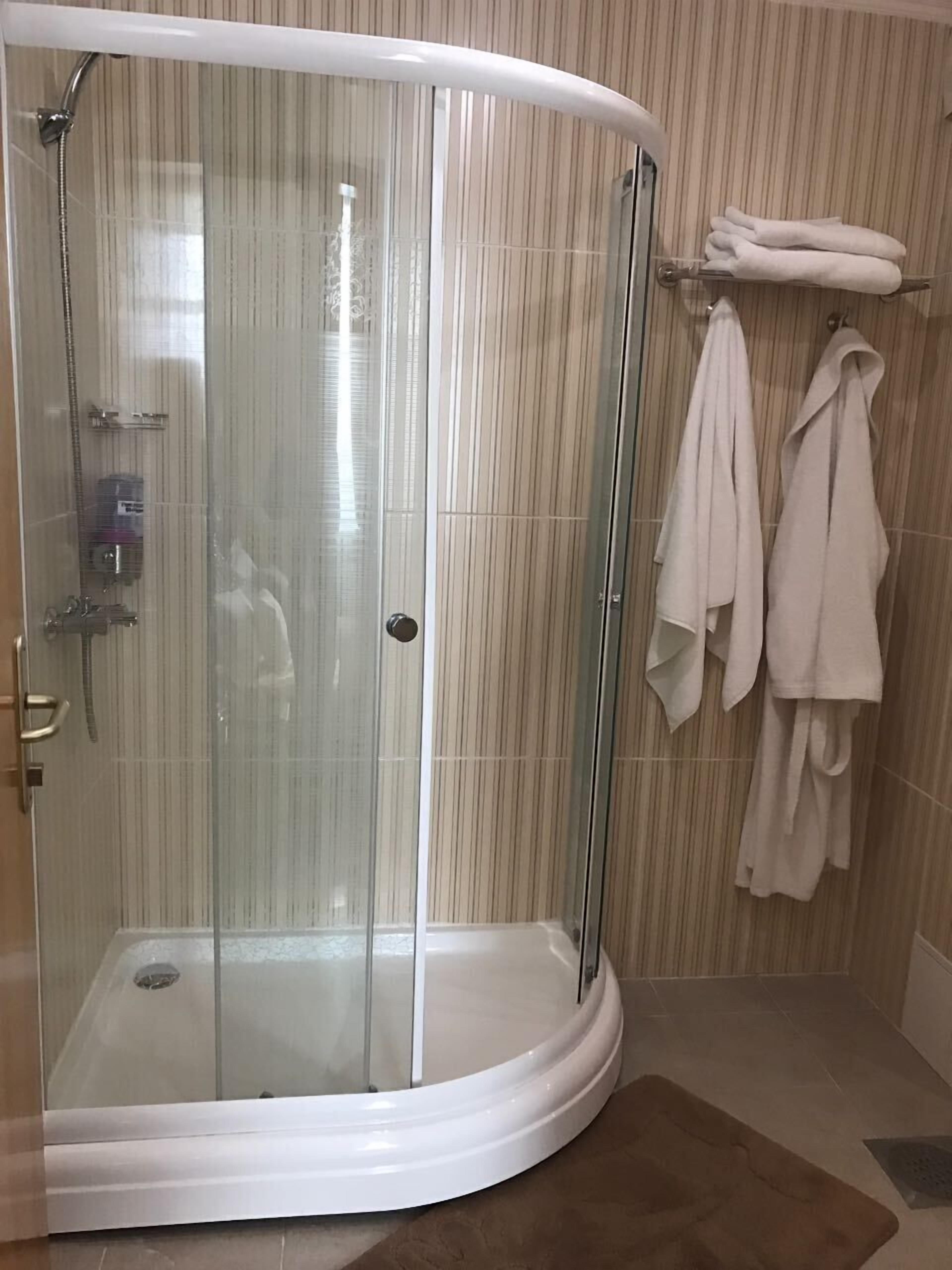 Premium Double Room | Bathroom shower