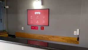 Reception hall - OYO Costa Serena Hotel (Itapoa)
