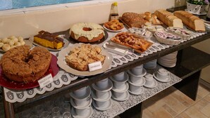 Daily buffet breakfast for a fee - OYO Costa Serena Hotel (Itapoa)