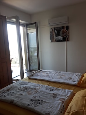 2 chambres, fer et planche à repasser, Wi-Fi gratuit, draps fournis