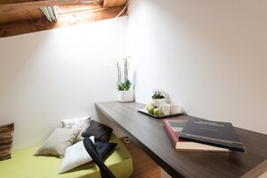 2 bedrooms, free WiFi, bed sheets - Romeo Terrace (Verona)