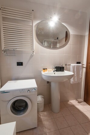 Bathroom - Romeo Terrace (Verona)