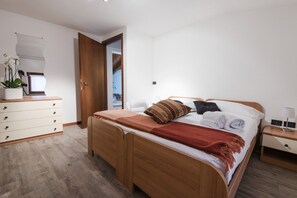 Apartment, 2 Bedrooms | 2 bedrooms, free WiFi, bed sheets - Romeo Terrace (Verona)