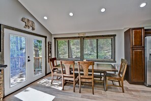 Dining - Simply Wonderful....Fully Remodeled Cabin in Pine, AZ (Pine)