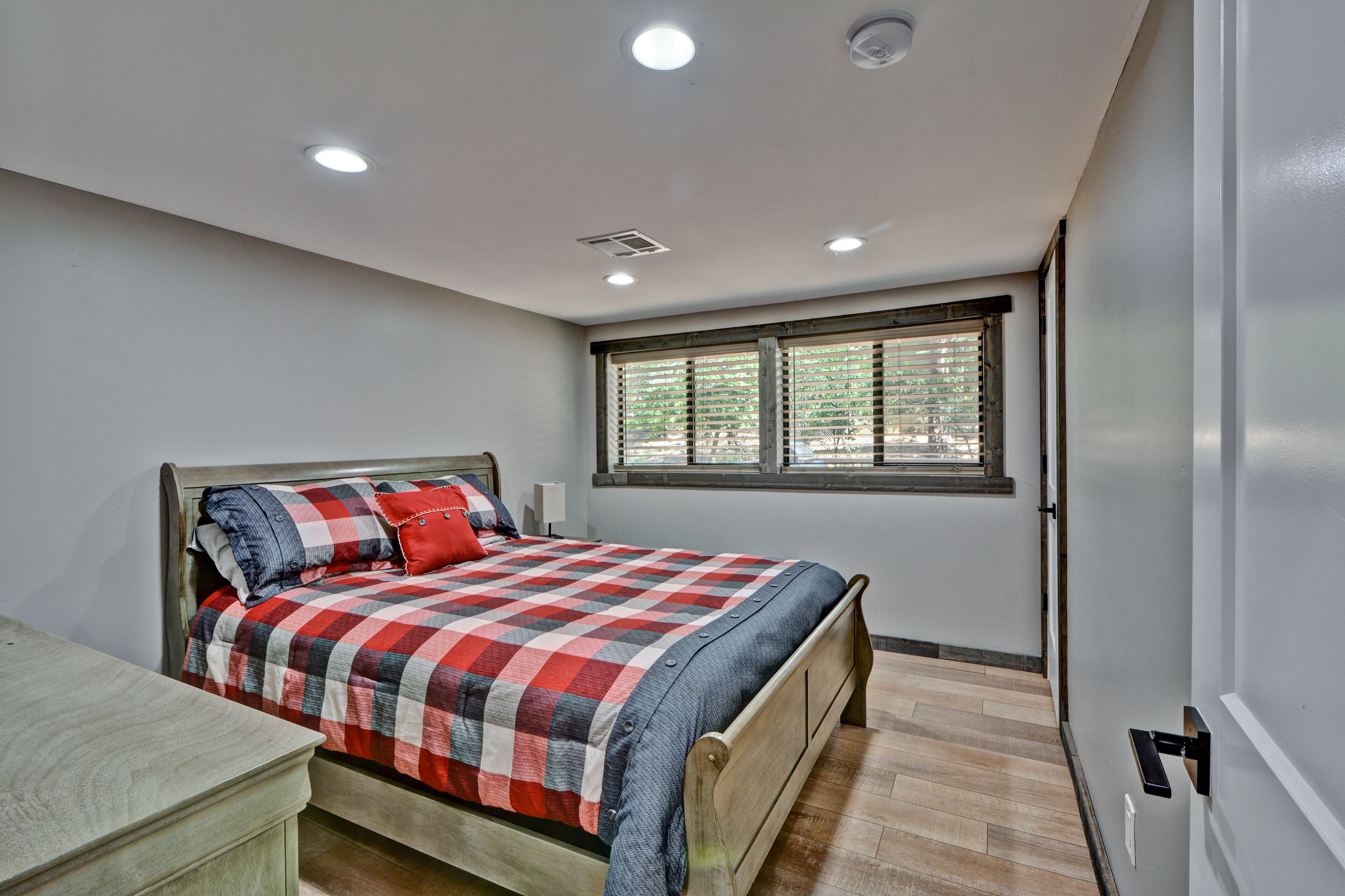 3 chambres, fer et planche à repasser, Wi-Fi gratuit, draps fournis