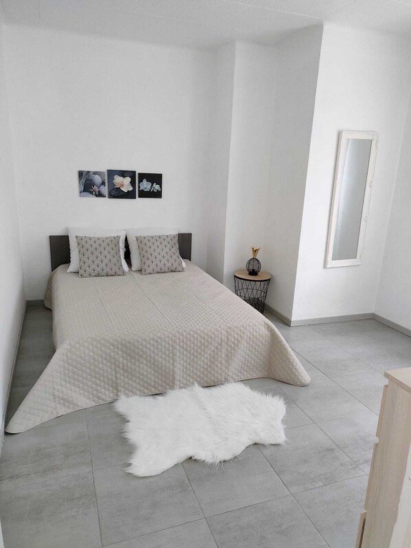 2 bedrooms, free WiFi, bed sheets - Welcome to the Olivade private pool with large garden (Nyons)