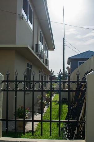 Fachada de la propiedad