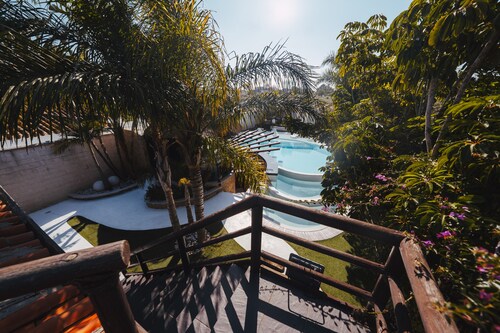 Villa with design pool, pool bar, jacuzzi, Balinese bed