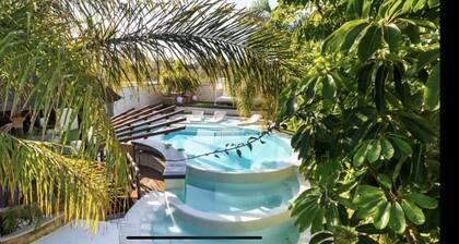 Villa with design pool, pool bar, jacuzzi, Balinese bed