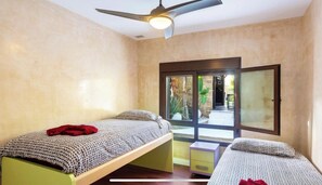 3 habitaciones y caja de seguridad en la habitación