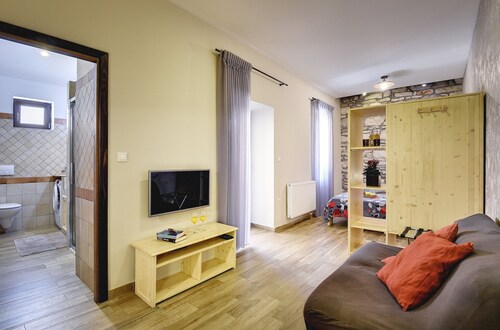 Mimoza Old Town Apartments Studio with balcony near the Arena for 2 people