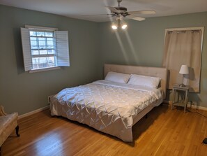 4 quartos, ferros/tábuas de passar roupa, Wi-Fi, roupa de cama