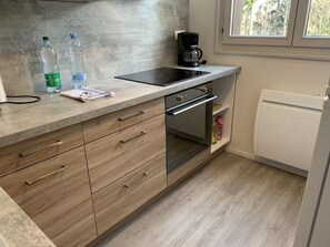 Fridge, microwave, oven, stovetop - Escape to Alsace: Charming gîte, peaceful setting, 20 minutes from Colmar! (Labaroche)