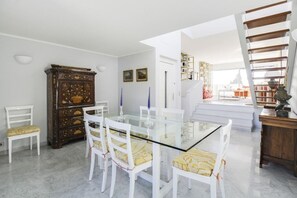 Dining - Splendid 3 Bedroom Triplex with Beautiful Sea View Terrace, Center Village (Saint-Jean-Cap-Ferrat)