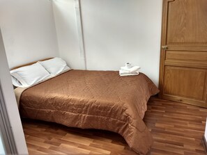 Habitación estándar, 1 cama matrimonial, baño privado | Wifi gratis y ropa de cama 