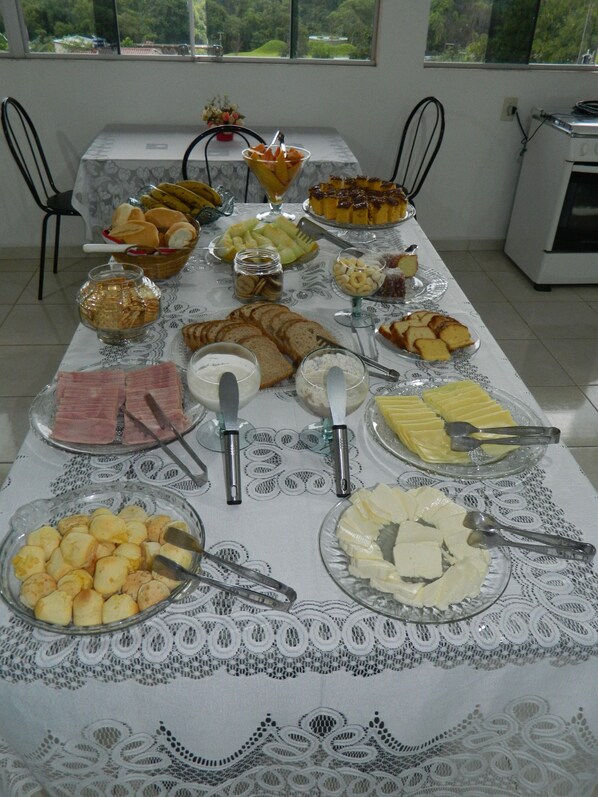 Café da manhã continental grátis todos os dias