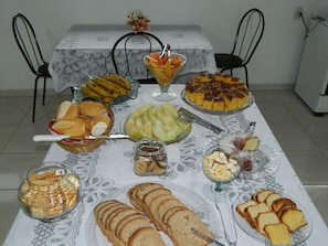 Free daily continental breakfast