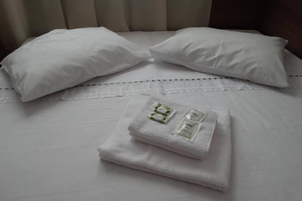 Chambre triple Standard | Fer et planche Ă repasser, accĂšs au Wi-Fi (inclus), literie fournie
