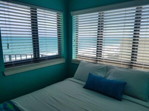 開放式客房, 1 張加大雙人床和 1 張沙發床, 海景 | 免費無線上網